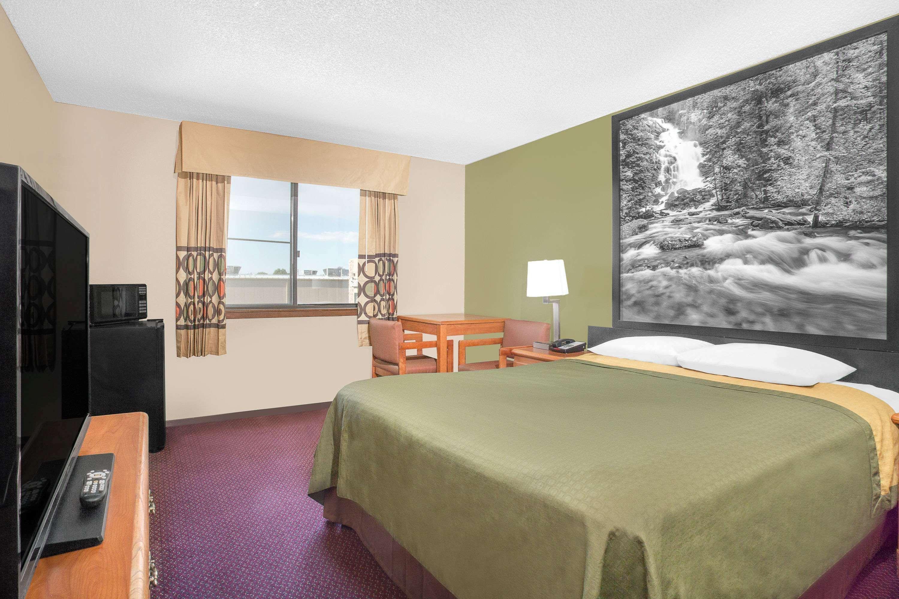 Super 8 By Wyndham Riverton Buitenkant foto