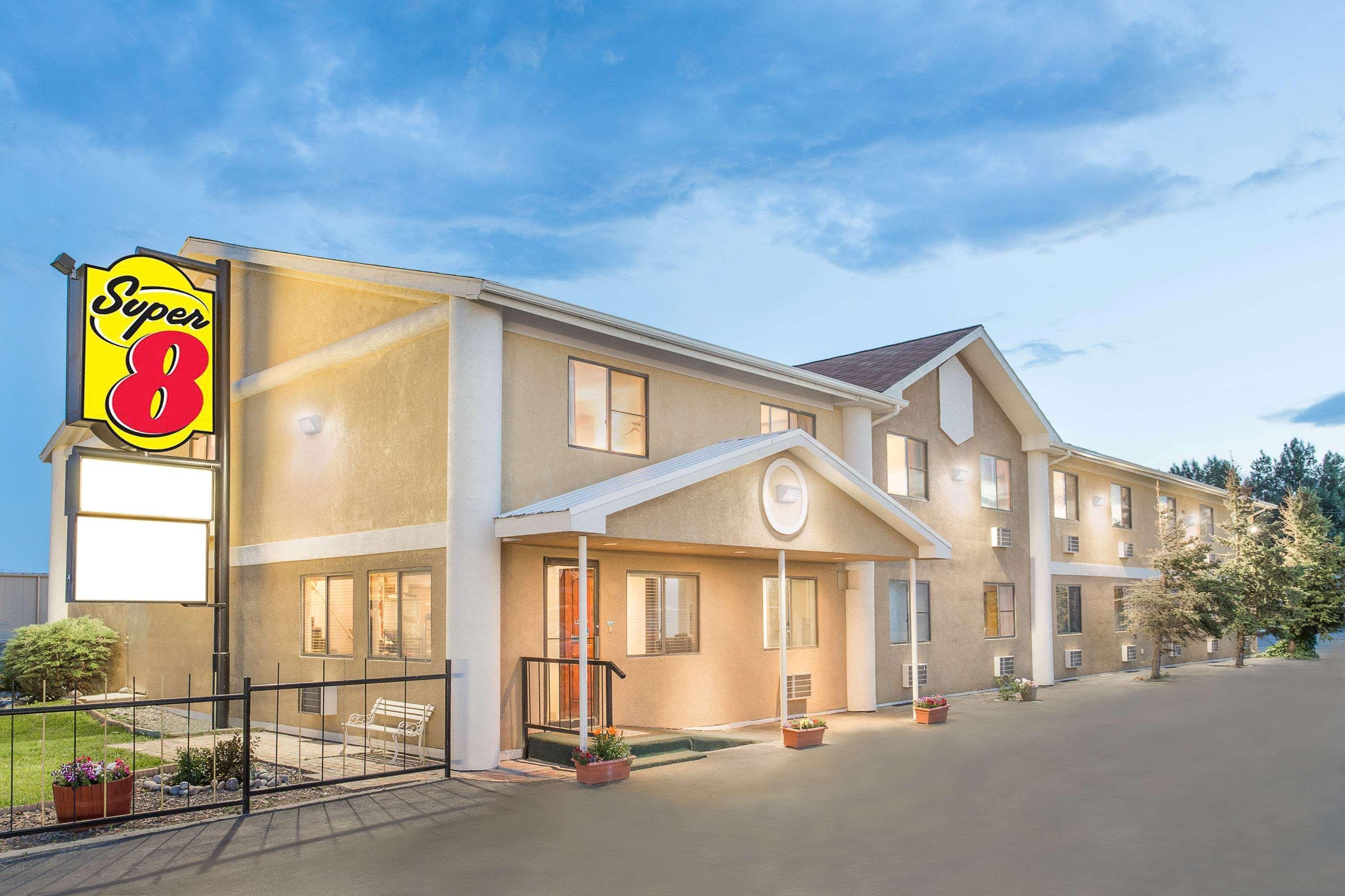 Super 8 By Wyndham Riverton Buitenkant foto