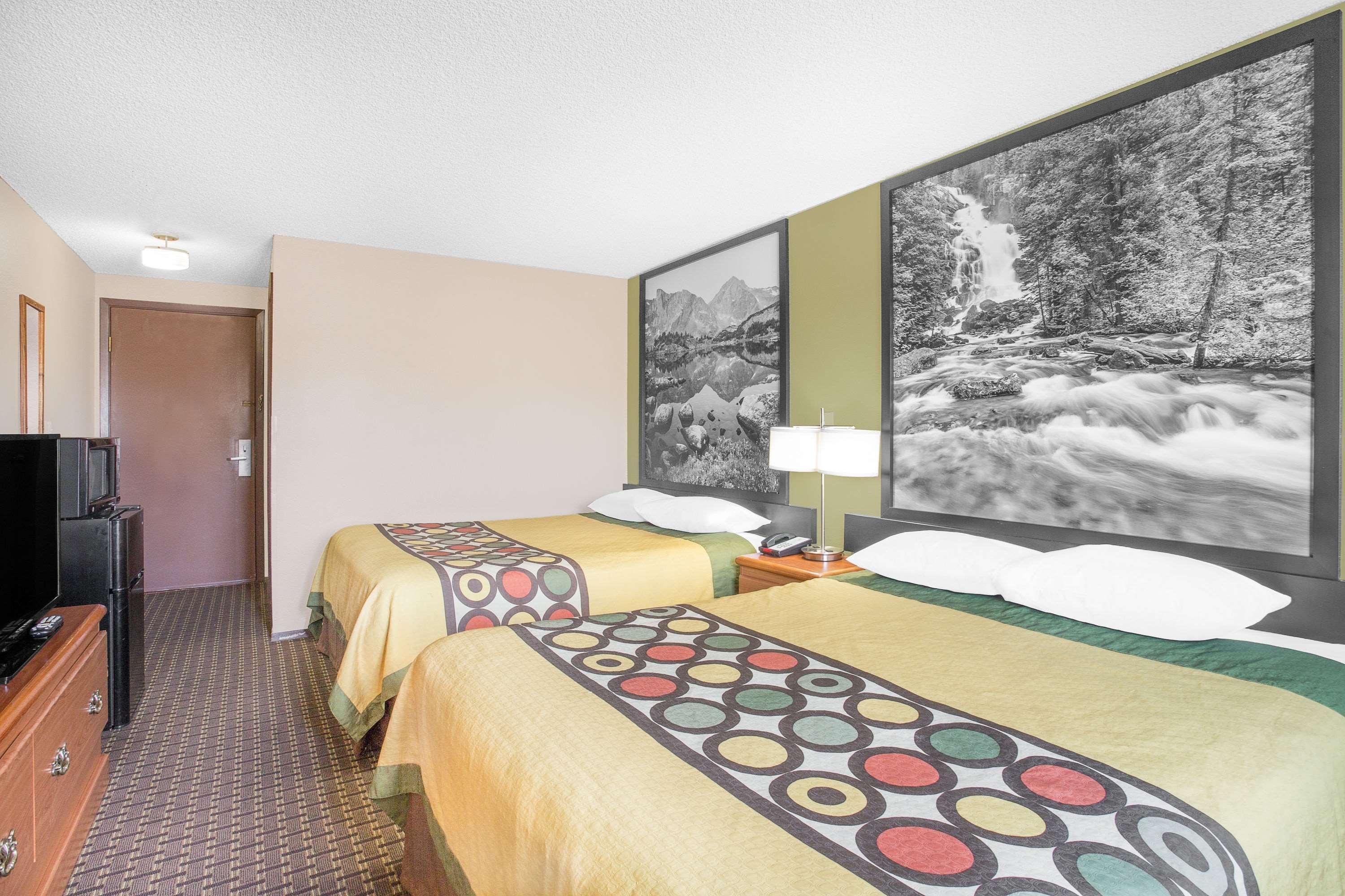 Super 8 By Wyndham Riverton Buitenkant foto