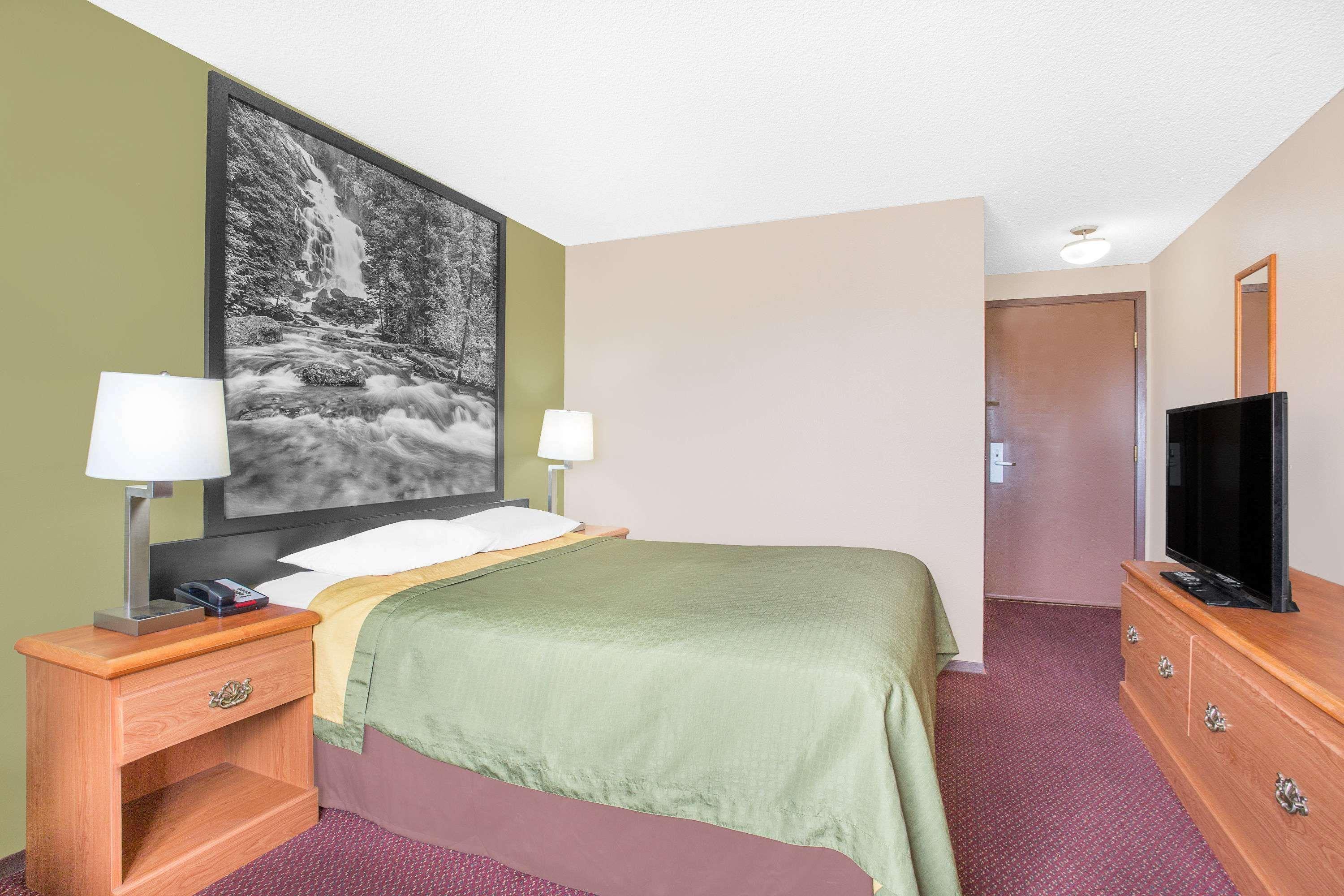 Super 8 By Wyndham Riverton Buitenkant foto