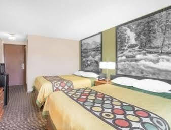 Super 8 By Wyndham Riverton Buitenkant foto