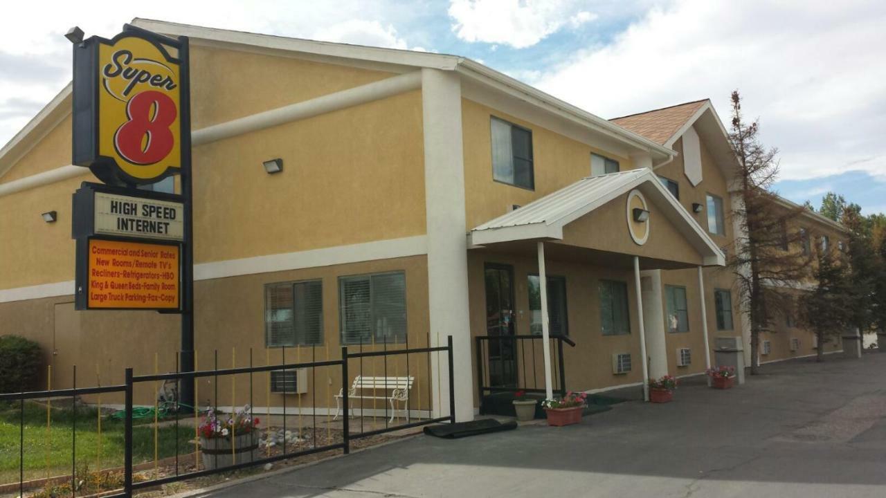 Super 8 By Wyndham Riverton Buitenkant foto